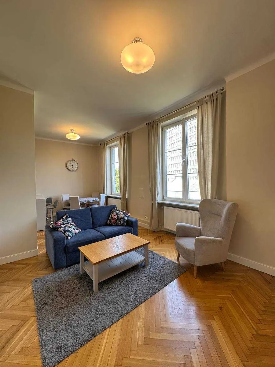 Elegancki apartament z widokiem na Park Krasińskich — ul. Miodowa 26 — 5