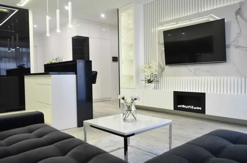 Piękny 3-pokojowy apartament z garażem — Ursus — 1