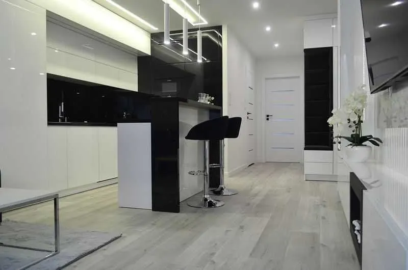 Piękny 3-pokojowy apartament z garażem — Ursus — 2